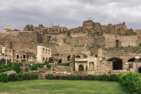 Fort & Tranquility: Neemrana Getaway